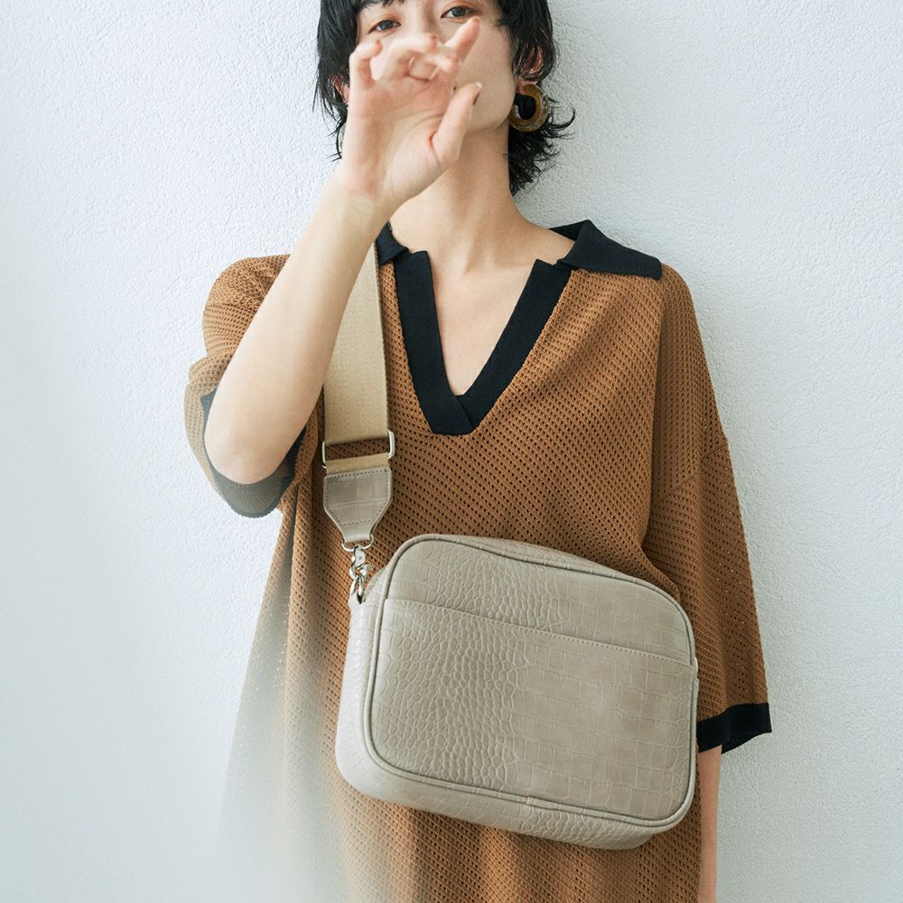 美品　EMショルダーバック　ベージュ EM SQUARE SHOULDER BAG [Beige] | EM ONLINE STORE